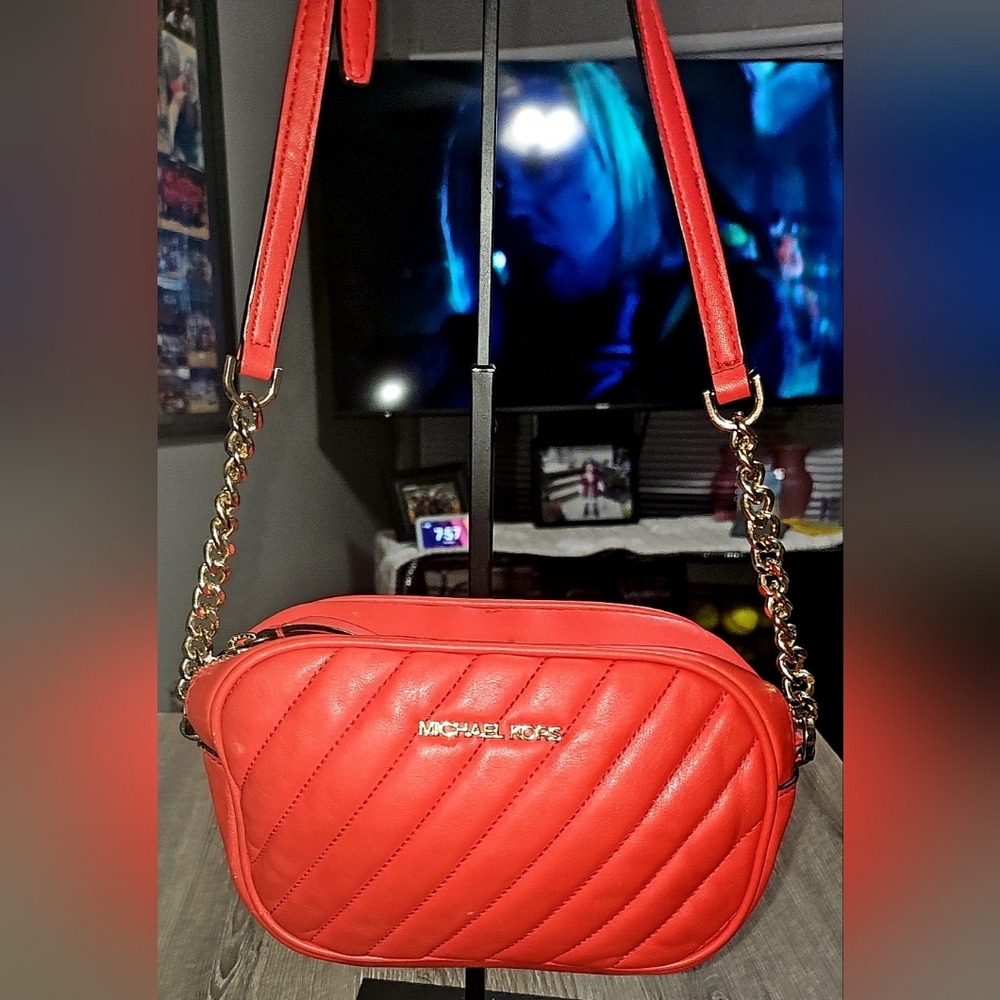 Authentic Michael Kors Small Quilted Oval Crossbody Purse in Bright Red w/chains